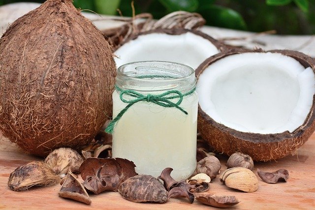 W jaki sposób stosować naturalne oleje kokosowe?