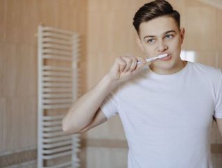 Bezpieczne wybielanie zębów w domu