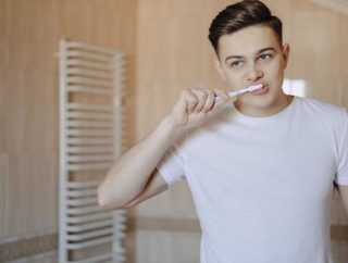 Bezpieczne wybielanie zębów w domu