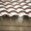 Odporność dachu na czynniki atmosferyczne – jak wybrać najlepsze pokrycie?