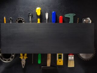 Jak efektywnie ułożyć narzędzia w domowym warsztacie – poradnik organizacji przestrzeni roboczej